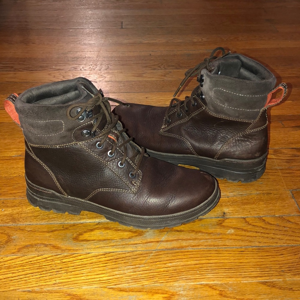 Men’s Clarks snow boots- size 9